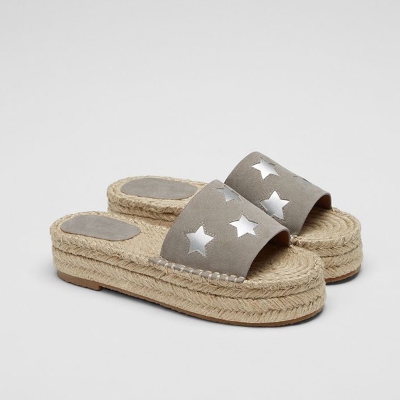 pull and bear flip flops